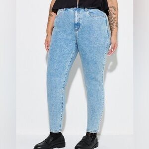🆕 Torrid LoveSick High-Rise Mom Jeans NWT
